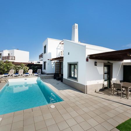 Camelot Holiday Homes By Livvo Playa Blanca  Exterior photo