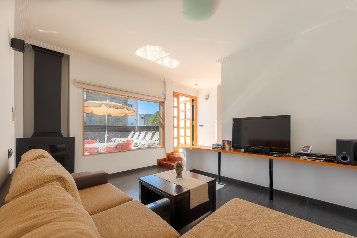 Camelot Holiday Homes By Livvo Playa Blanca  Exterior photo
