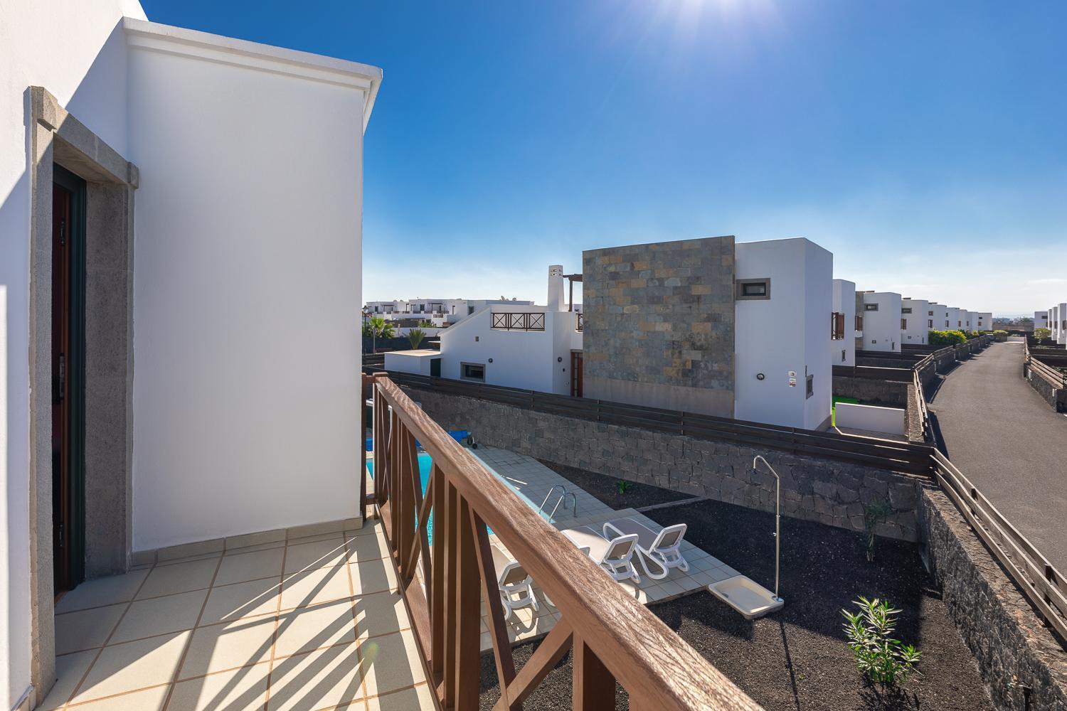 Camelot Holiday Homes By Livvo Playa Blanca  Exterior photo