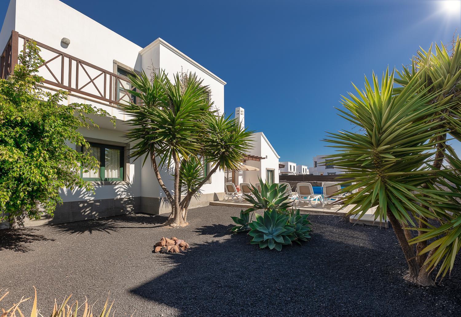 Camelot Holiday Homes By Livvo Playa Blanca  Exterior photo